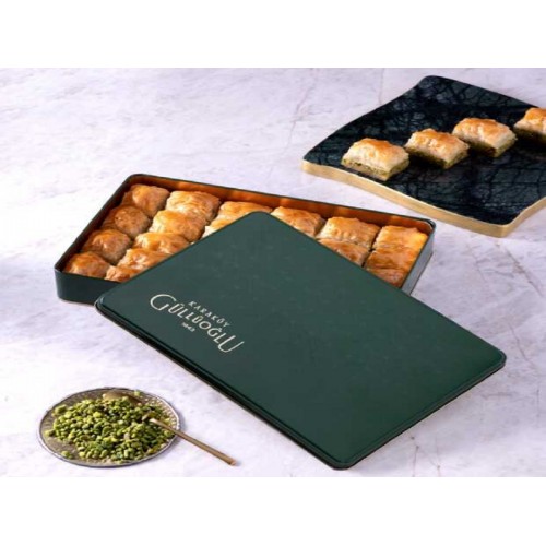 Karakoy Gulluoglu Baklava with Pistachio Gift Box Karakoy Gulluoglu Baklava with Pistachio Gift Box